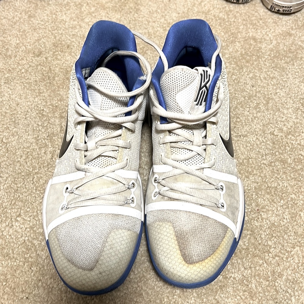 White Nike Kyrie good condition just in need of a clean